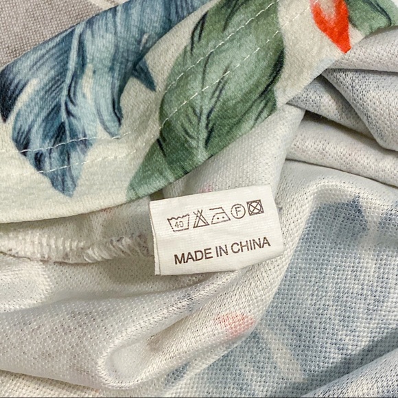 Yellow tropical midi dress with buttons - Picture 7 of 8